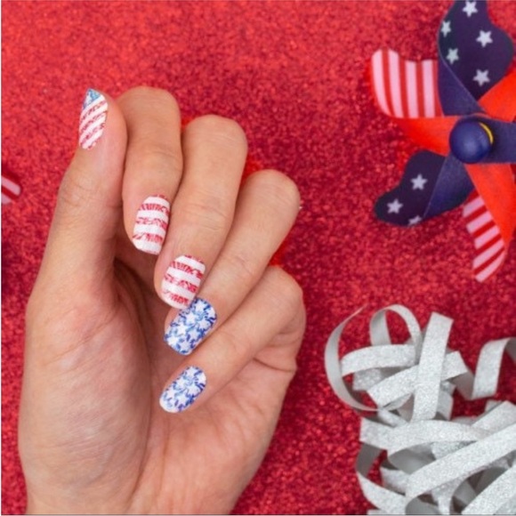 *Retired* Color Street: Flag, You’re It | Fourth of July Patriotic America - Picture 7 of 12